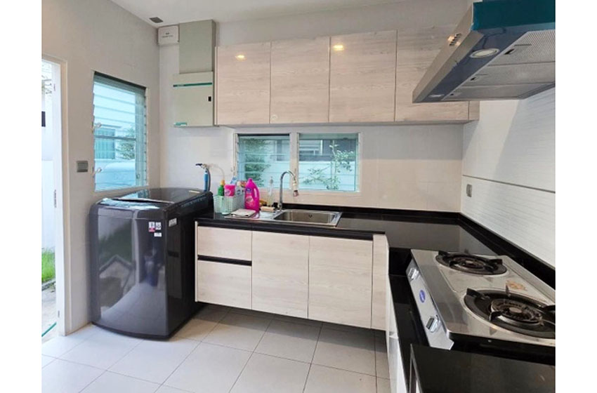 House with Shared Pool in Bangnatrad 